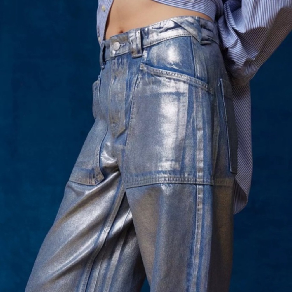 NWT BDG Bella Baggy Patch Pocket Silver Metallic Jeans. Size 27. Wide leg. - Picture 7 of 15